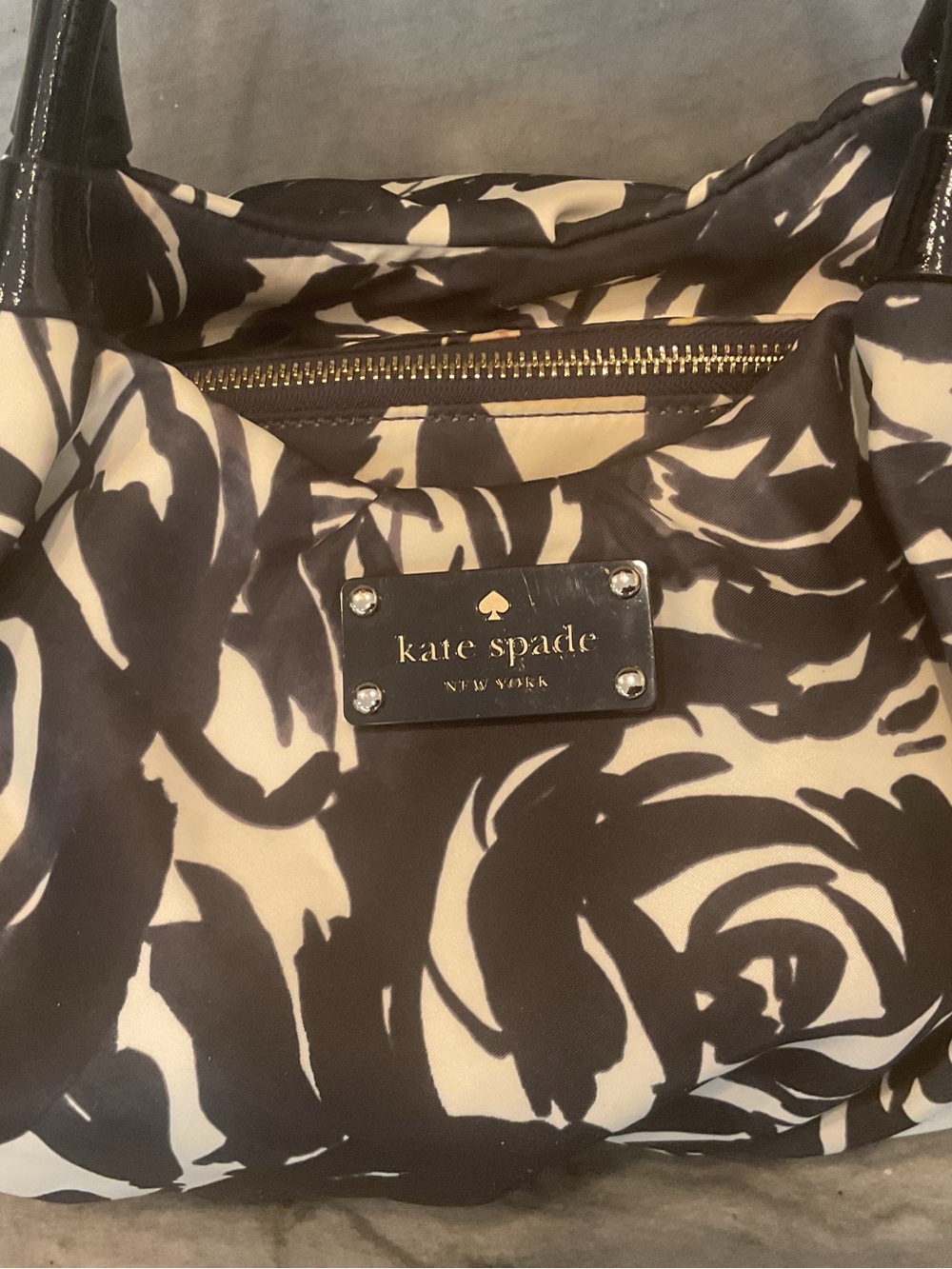 kate spade Black & White Rose-Print Satchel - Picture 2 of 11